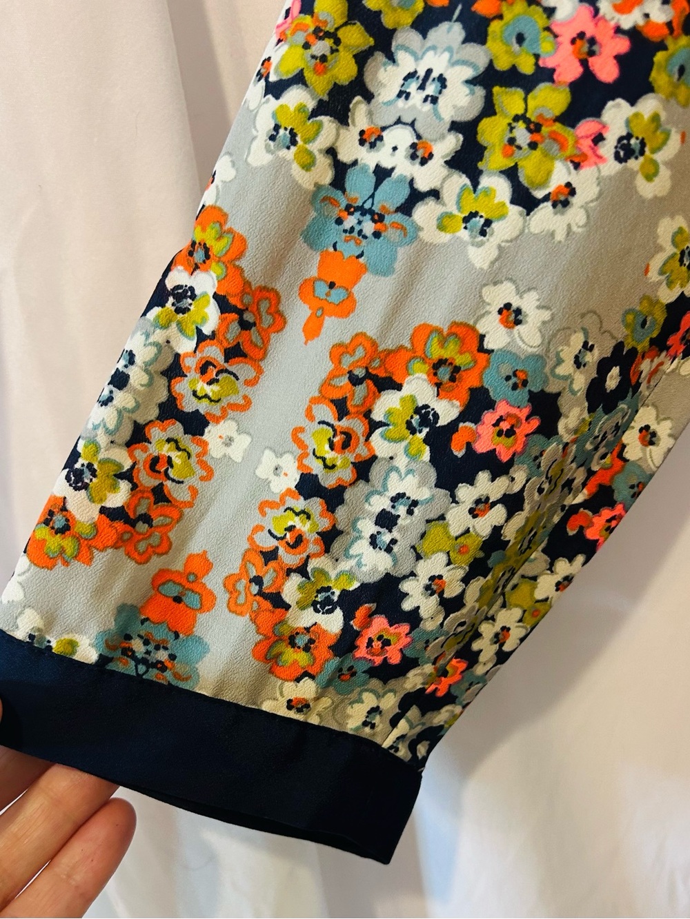 J.CREW Womens Silk Gray Misty Fog Floral Navy Trim 3/4 Sleeve Shift Dress Sz 6 - Picture 3 of 9